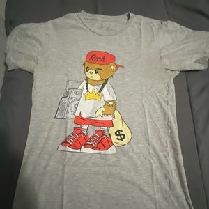 Men’s T Shirt. Size small